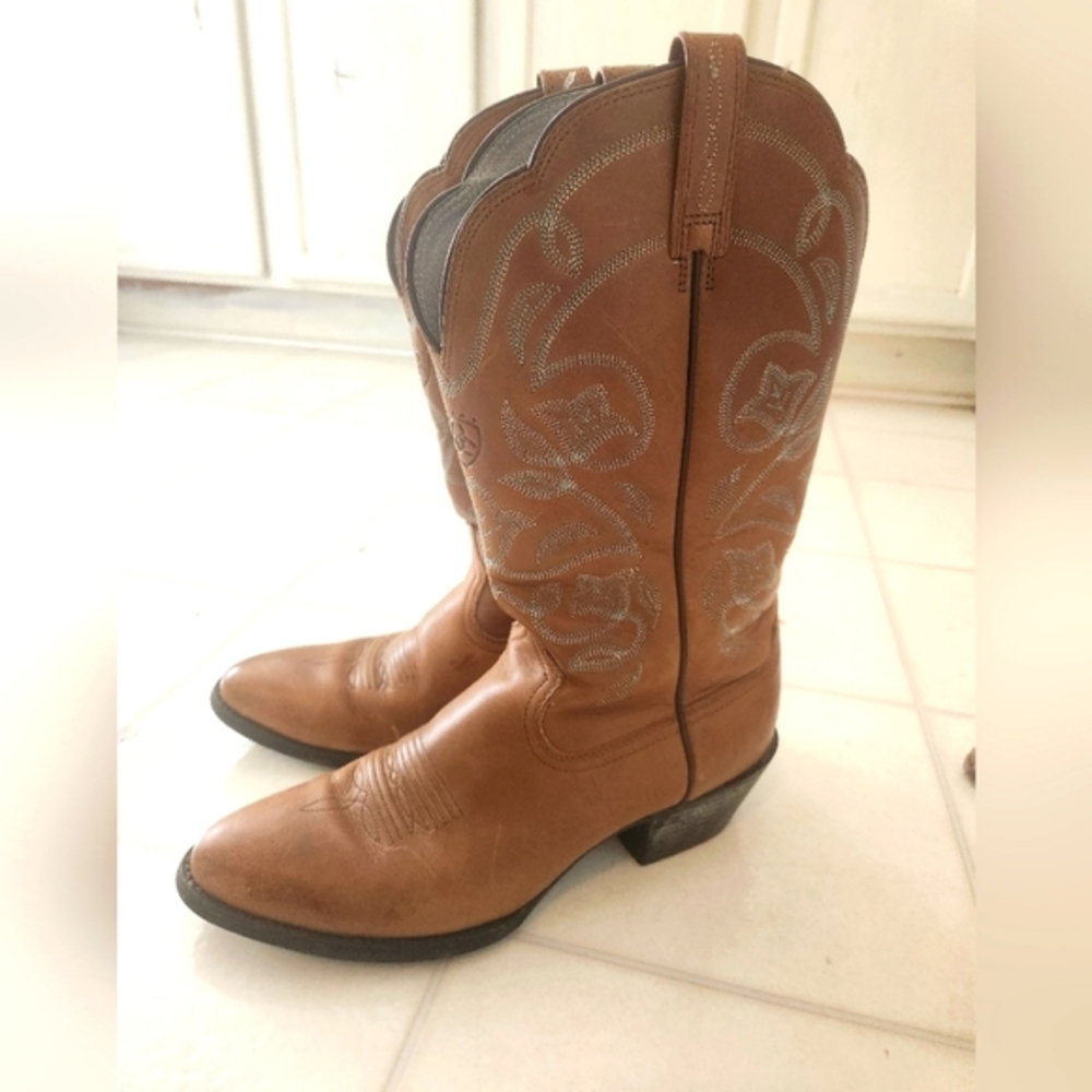 Womens size 8.5 Ariat Cowgirl boots